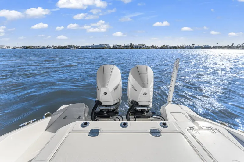 Slide: The Image of Boston Whaler 280 Dauntless 2023 - 43
