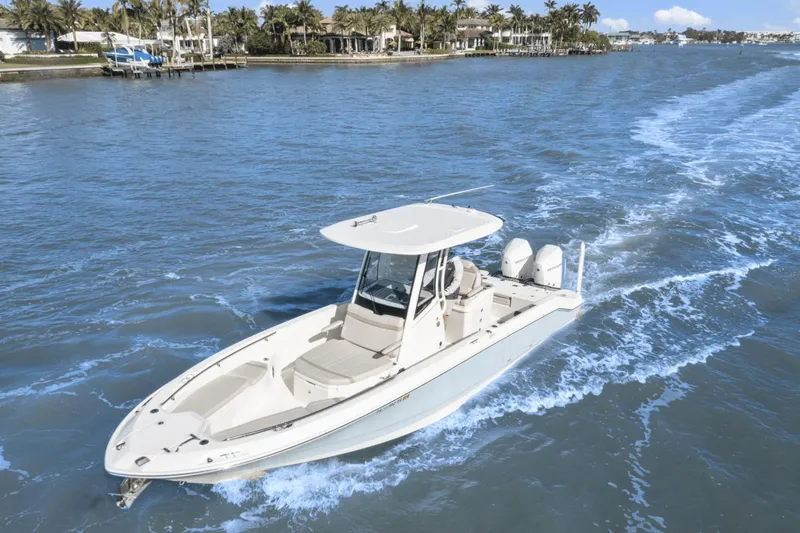 Slide: The Image of Boston Whaler 280 Dauntless 2023 - 8