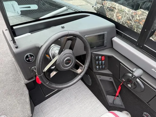 Slide: The Image of Alumacraft Trophy 175X Sport 2025 - 24