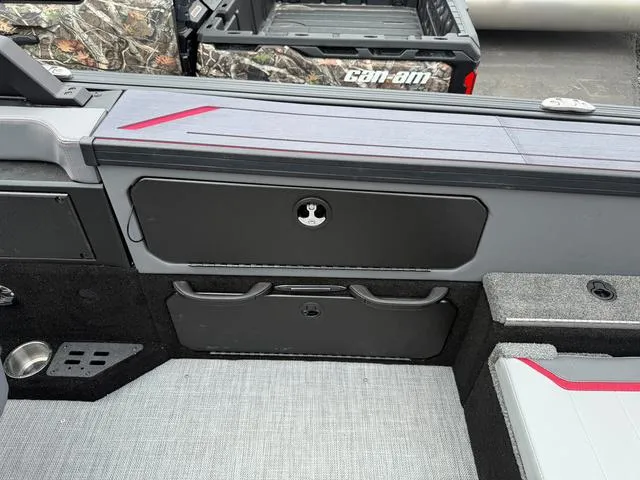 Slide: The Image of Alumacraft Trophy 175X Sport 2025 - 12