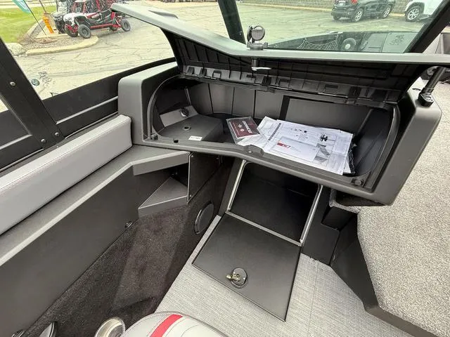 Slide: The Image of Alumacraft Trophy 175X Sport 2025 - 21