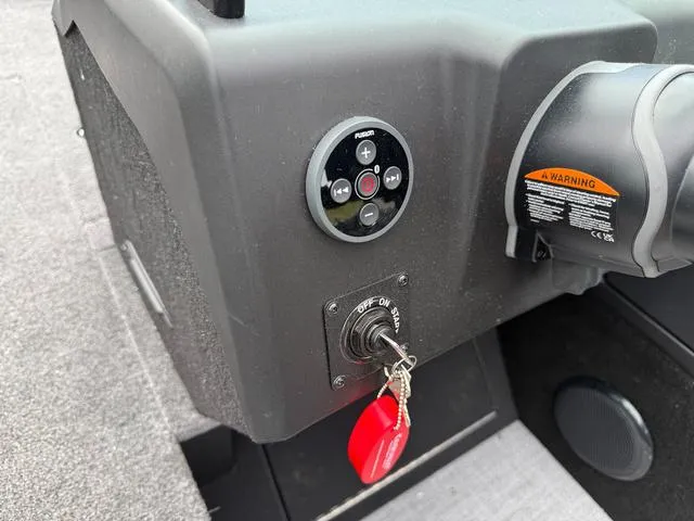 Slide: The Image of Alumacraft Trophy 175X Sport 2025 - 25