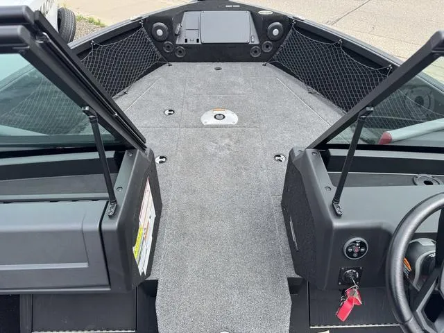 Slide: The Image of Alumacraft Trophy 175X Sport 2025 - 25