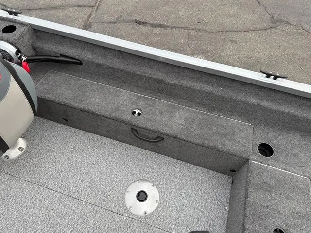 Slide: The Image of Alumacraft Voyageur 175 SC 2024 - 11