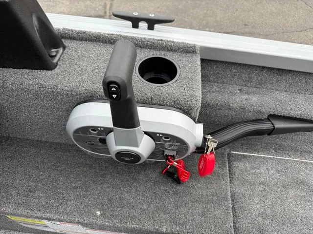 Slide: The Image of Alumacraft Voyageur 175 SC 2024 - 18