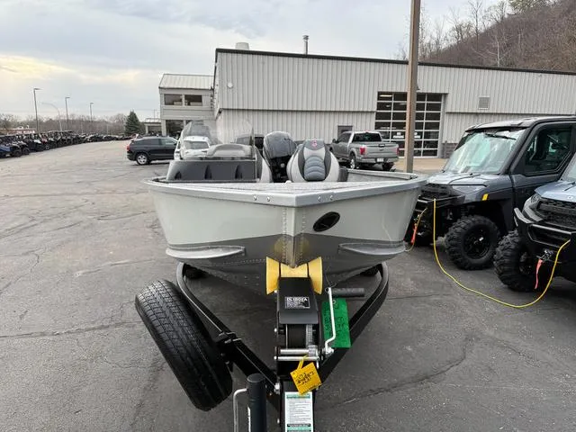 Slide: The Image of Alumacraft Voyageur 175 SC 2024 - 2