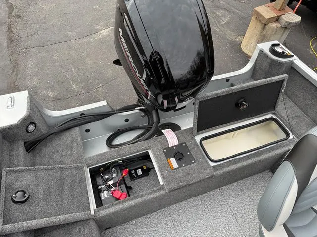 Slide: The Image of Alumacraft Voyageur 175 SC 2024 - 7