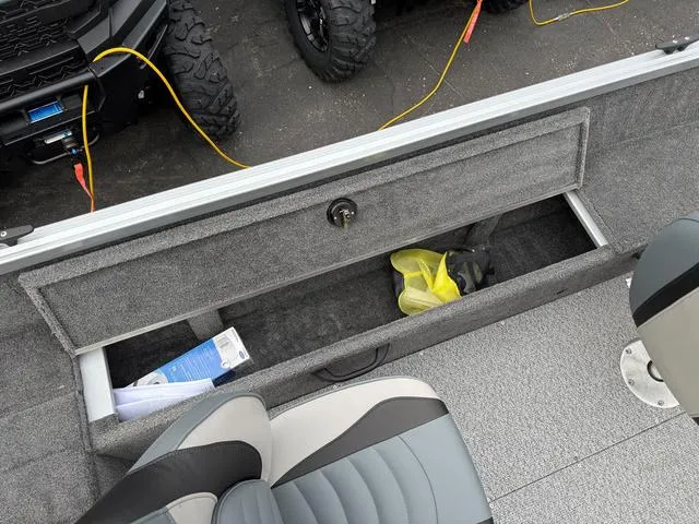 Slide: The Image of Alumacraft Voyageur 175 SC 2024 - 9