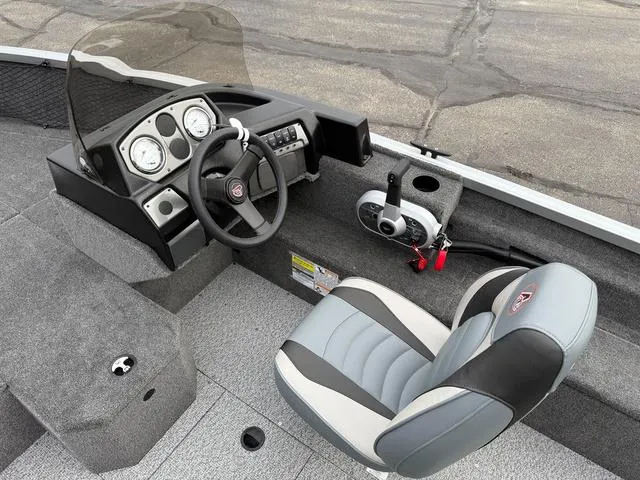 Slide: The Image of Alumacraft Voyageur 175 SC 2024 - 13