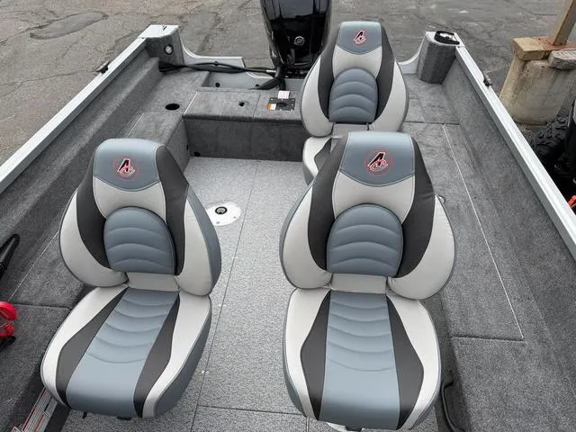 Slide: The Image of Alumacraft Voyageur 175 SC 2024 - 14