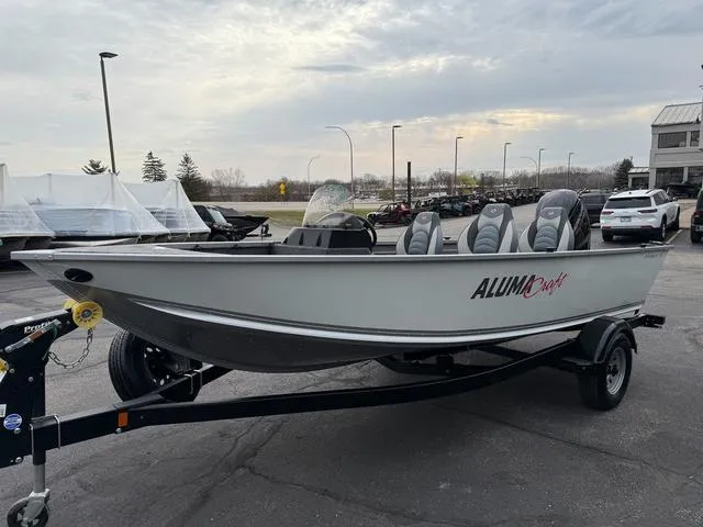 Slide: The Image of Alumacraft Voyageur 175 SC 2024 - 3