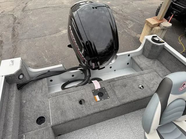 Slide: The Image of Alumacraft Voyageur 175 SC 2024 - 6