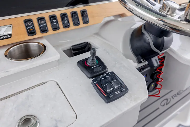 Slide: The Image of Regal 38 SAV 2022 - 11