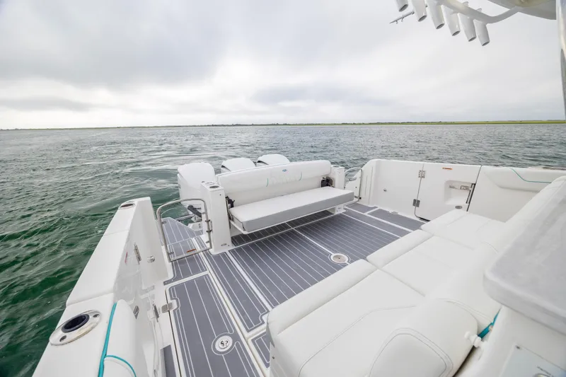 Slide: The Image of Regal 38 SAV 2022 - 24