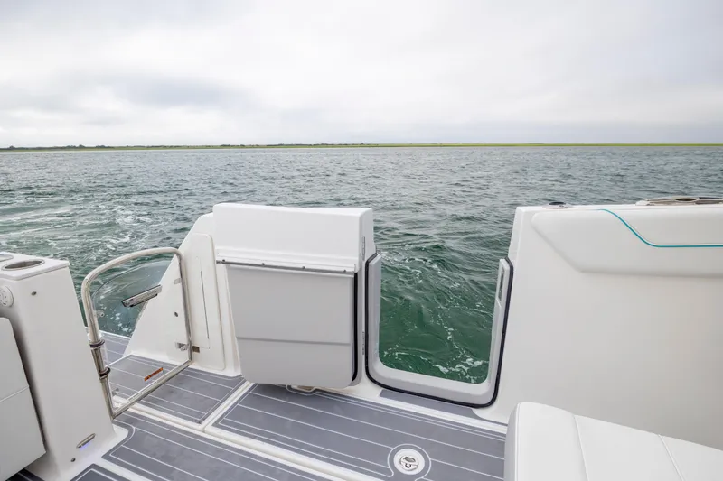 Slide: The Image of Regal 38 SAV 2022 - 28