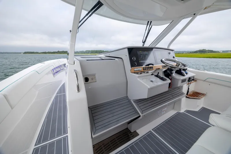 Slide: The Image of Regal 38 SAV 2022 - 37