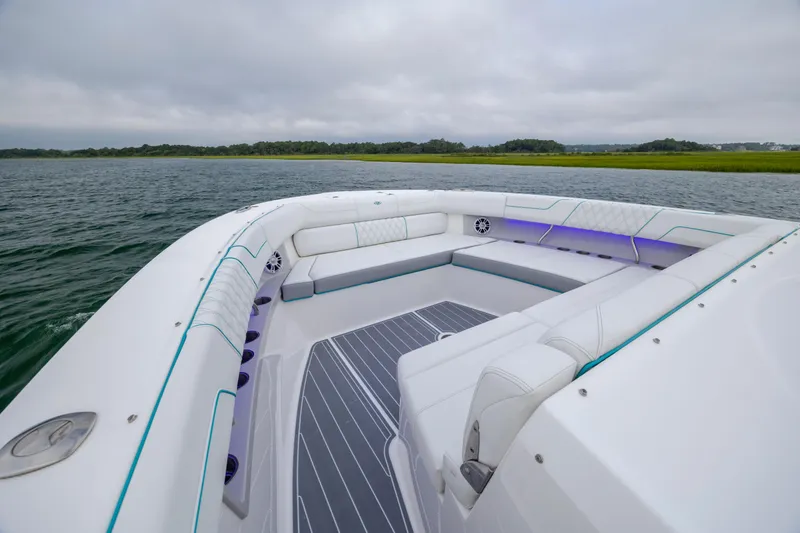 Slide: The Image of Regal 38 SAV 2022 - 38