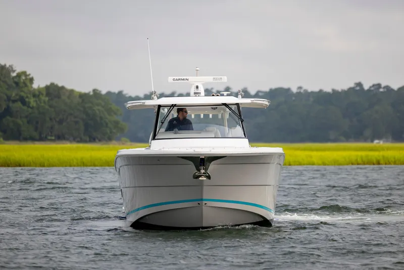 Slide: The Image of Regal 38 SAV 2022 - 4