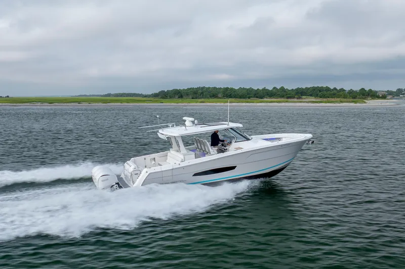 Slide: The Image of Regal 38 SAV 2022 - 47