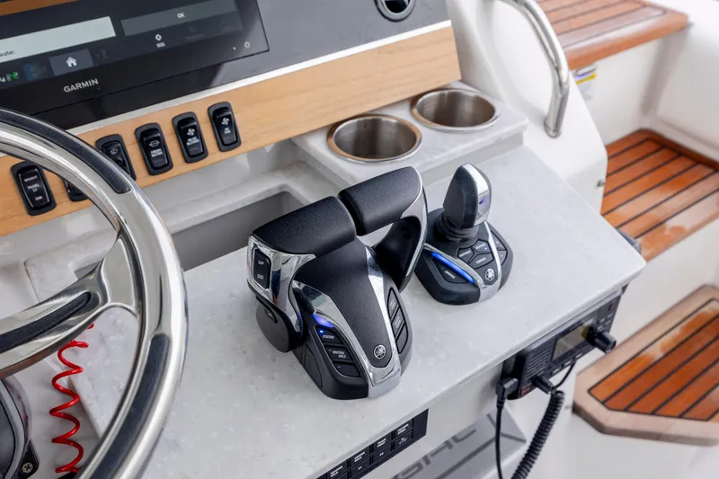 Slide: The Image of Regal 38 SAV 2022 - 9