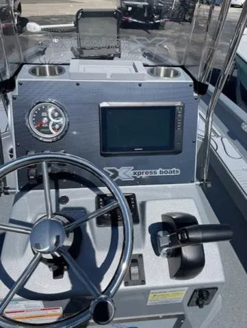 Slide: The Image of Xpress H22B Bay 2025 - 6