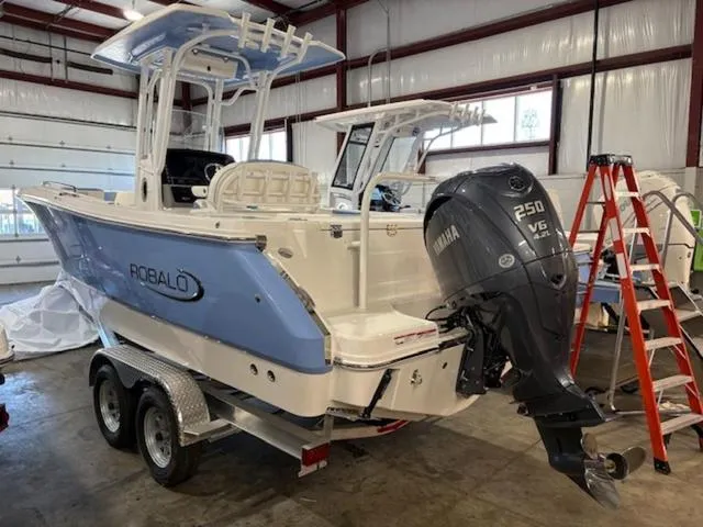 Slide: The Image of Robalo R230 Center Console 2025 - 3