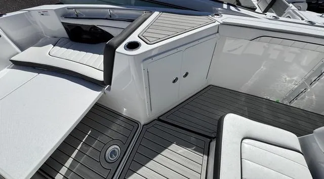 Slide: The Image of Yamaha 255 FSH Sport H 2025 - 6