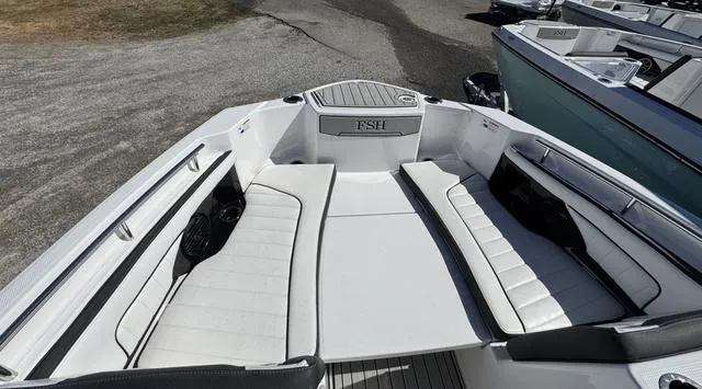 Slide: The Image of Yamaha 255 FSH Sport H 2025 - 7