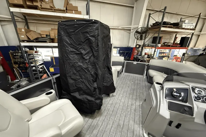 Slide: The Image of Sylvan MIRAGE8522 2021 - 11