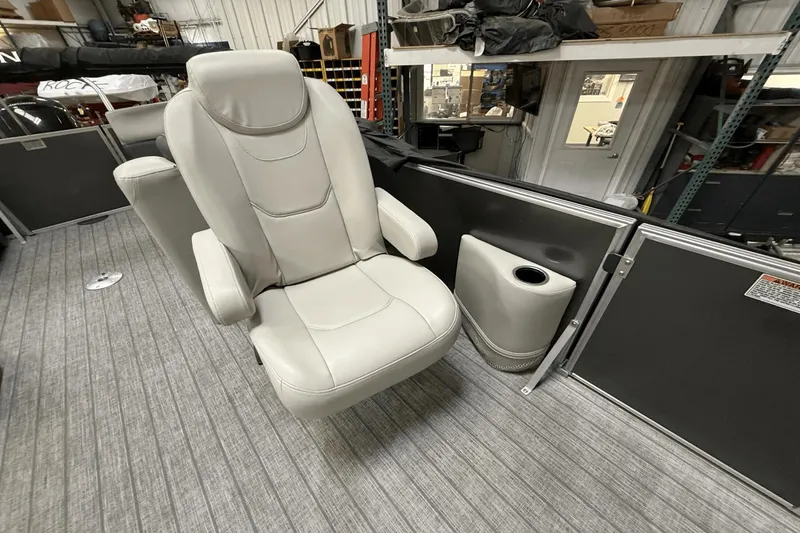 Slide: The Image of Sylvan MIRAGE8522 2021 - 13