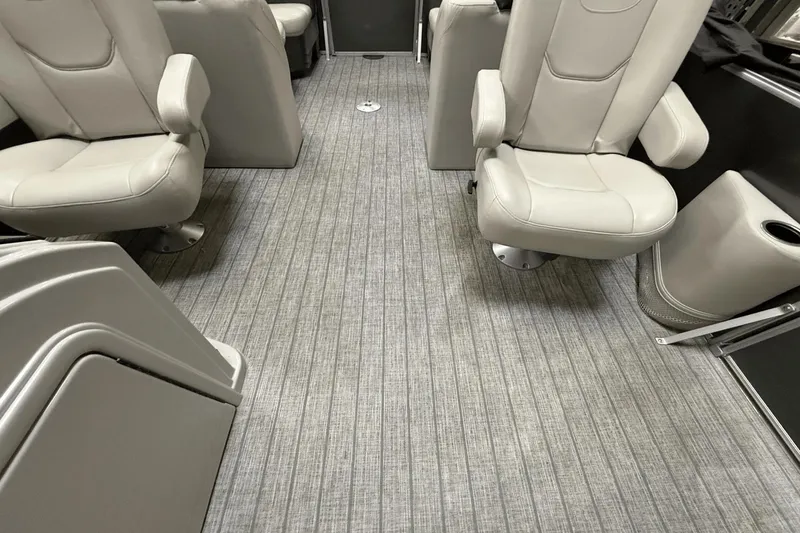 Slide: The Image of Sylvan MIRAGE8522 2021 - 26