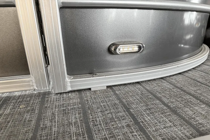 Slide: The Image of Sylvan MIRAGE8522 2021 - 36