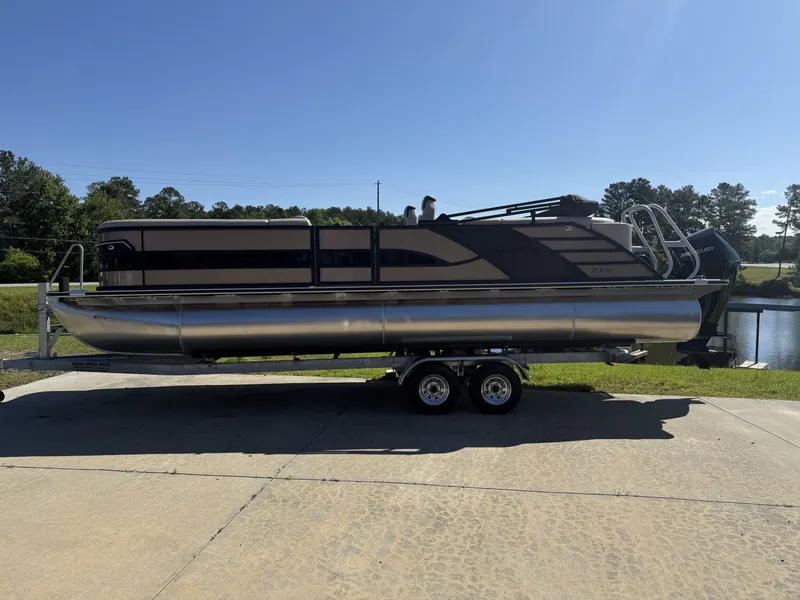 The Image of Bentley Pontoons Elite Admiral 253 2025 - 1