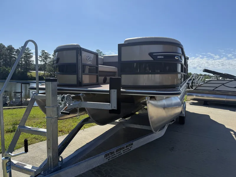 Slide: The Image of Bentley Pontoons Elite Admiral 253 2025 - 8