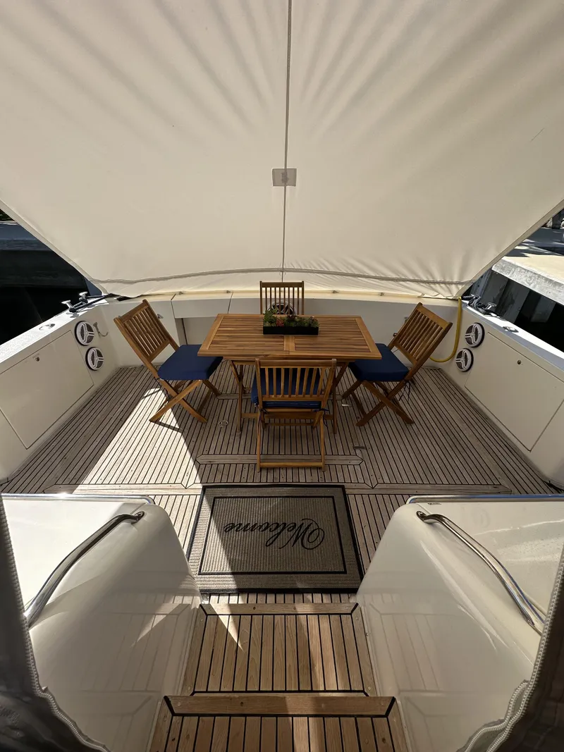 Slide: The Image of Uniesse 57 Open 1999 - 99