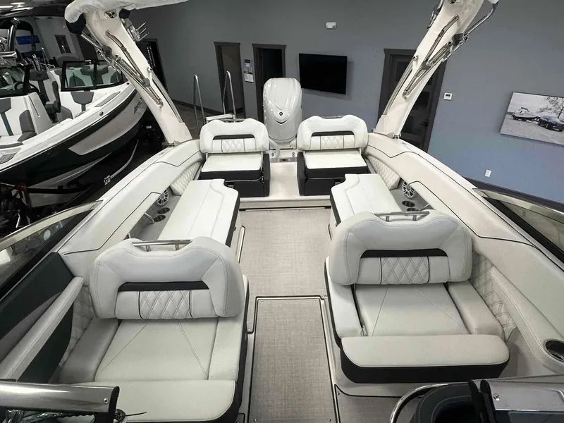 Slide: The Image of Regal LX6 2025 - 12