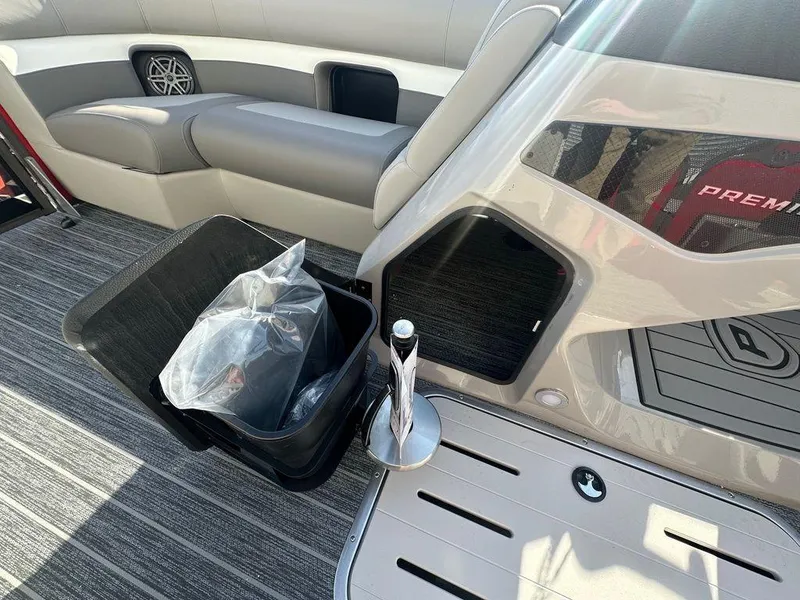 Slide: The Image of Premier 210 Sunsation RF 2024 - 10