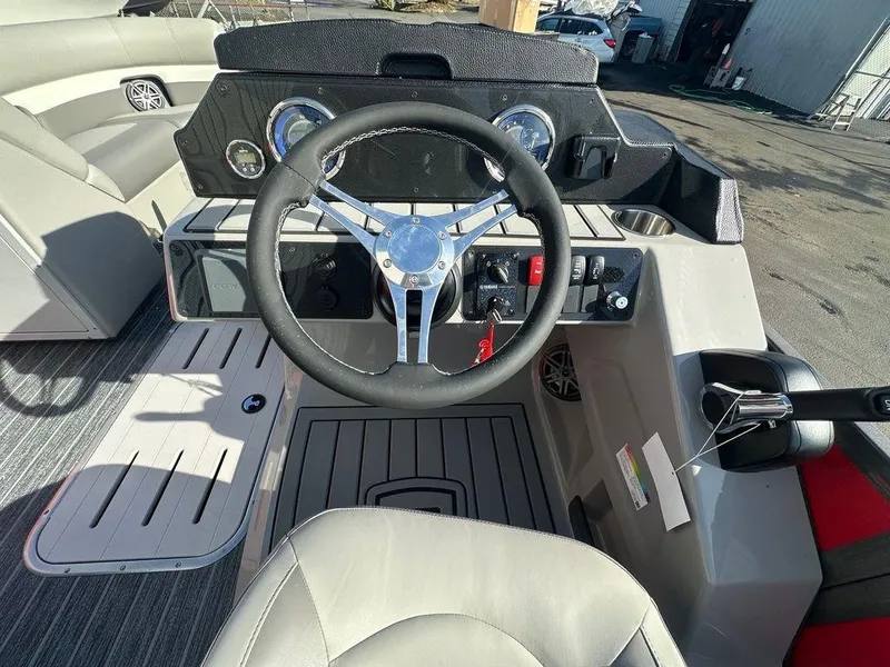 Slide: The Image of Premier 210 Sunsation RF 2024 - 3