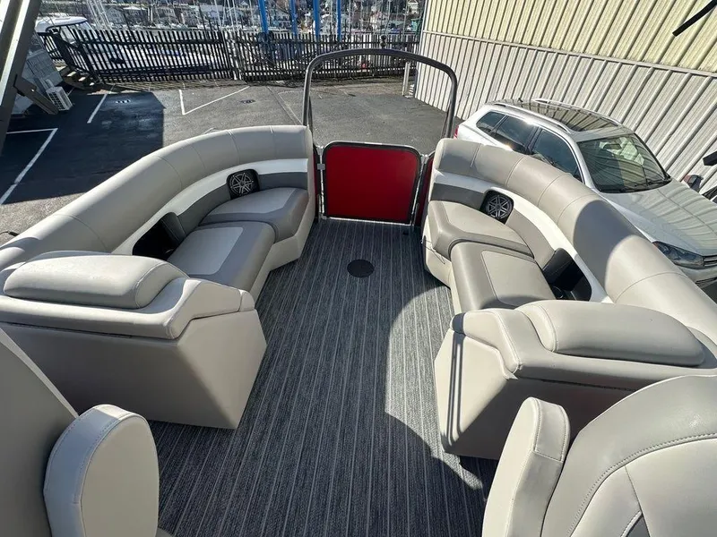 Slide: The Image of Premier 210 Sunsation RF 2024 - 6