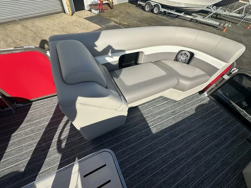 Slide: The Image of Premier 210 Sunsation RF 2024 - 9