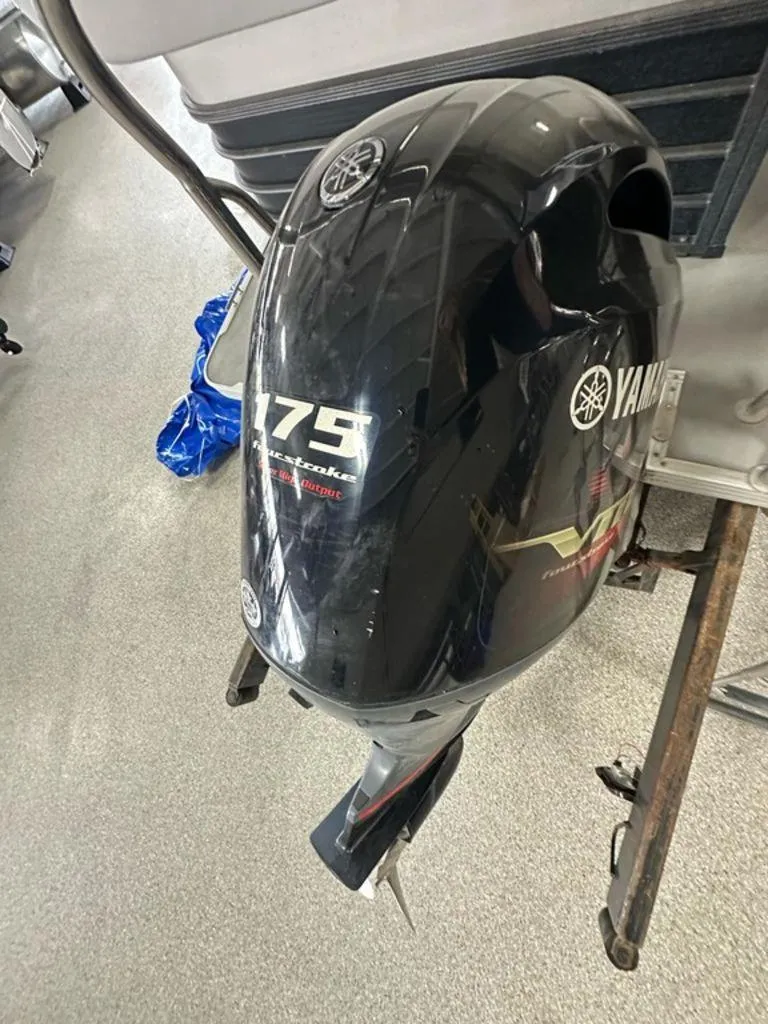 Slide: The Image of Yamaha 175 outboard motor on a 2017 Crest II 230 L boat. - 4