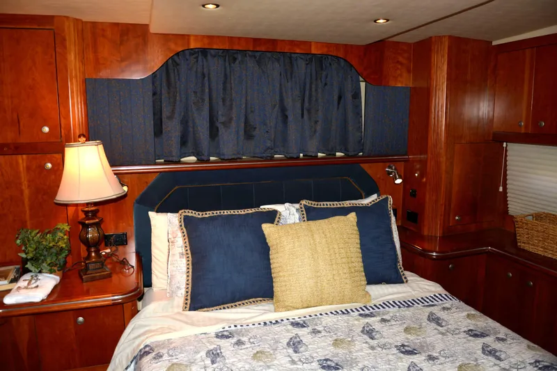 Slide: The Image of Cruisers 415 Express Motoryacht 2006 - 51