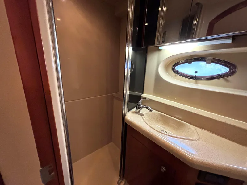 Slide: The Image of Cruisers 415 Express Motoryacht 2006 - 60