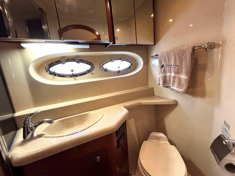 Slide: The Image of Cruisers 415 Express Motoryacht 2006 - 61