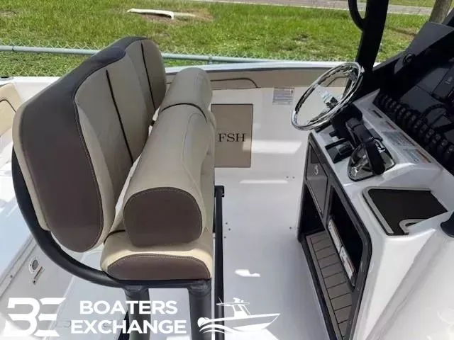 Slide: The Image of Yamaha 255 FSH Sport E 2025 - 5