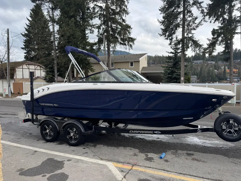 Slide: The Image of Chaparral 21 SSi 2025 - 3