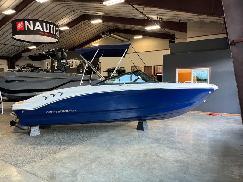 Slide: The Image of Chaparral 21 SSi 2025 - 5