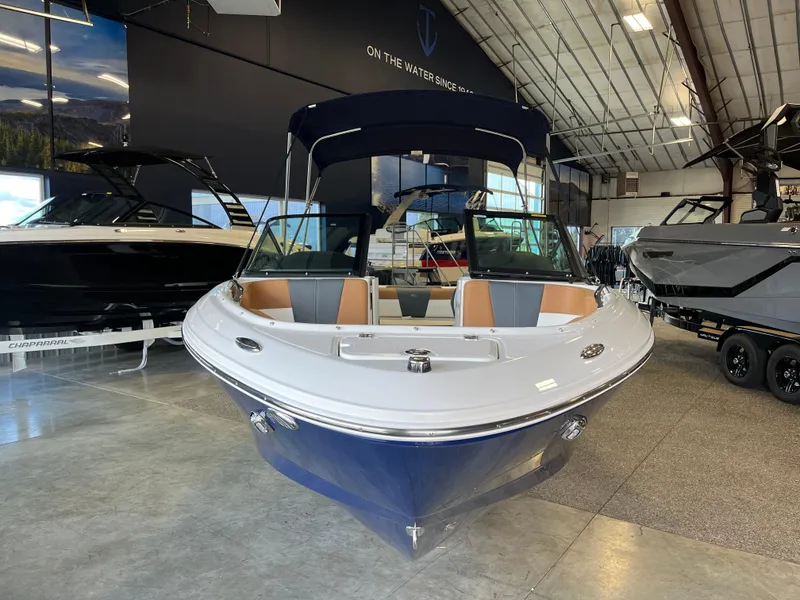 Slide: The Image of Chaparral 21 SSi 2025 - 6