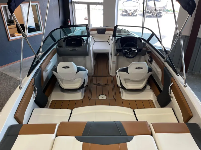 Slide: The Image of Chaparral 21 SSi 2025 - 8