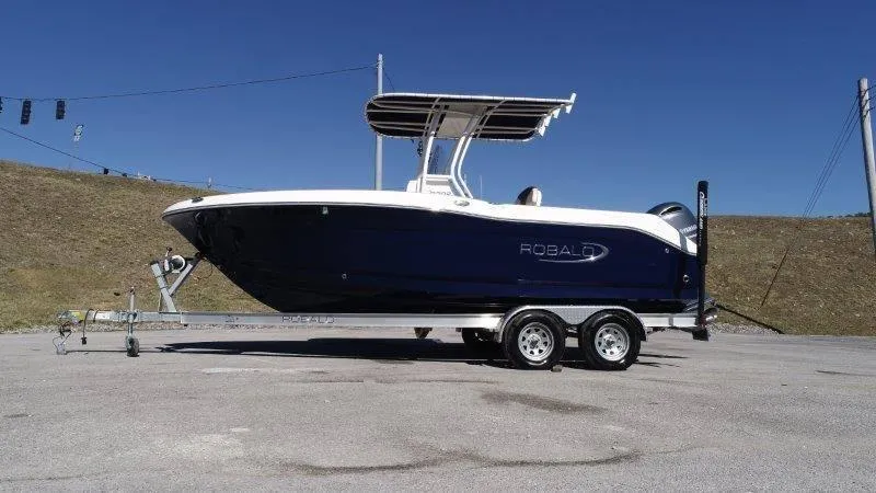 Slide: The Image of Robalo R202 Explorer 2020 - 12